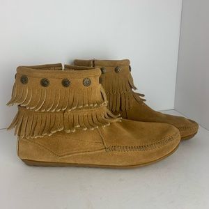 Minnetonka Moccasin Ankle Boots Size 9